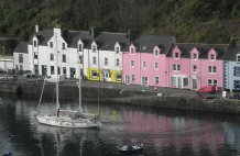 Visiting Yatch - Harbour Portree